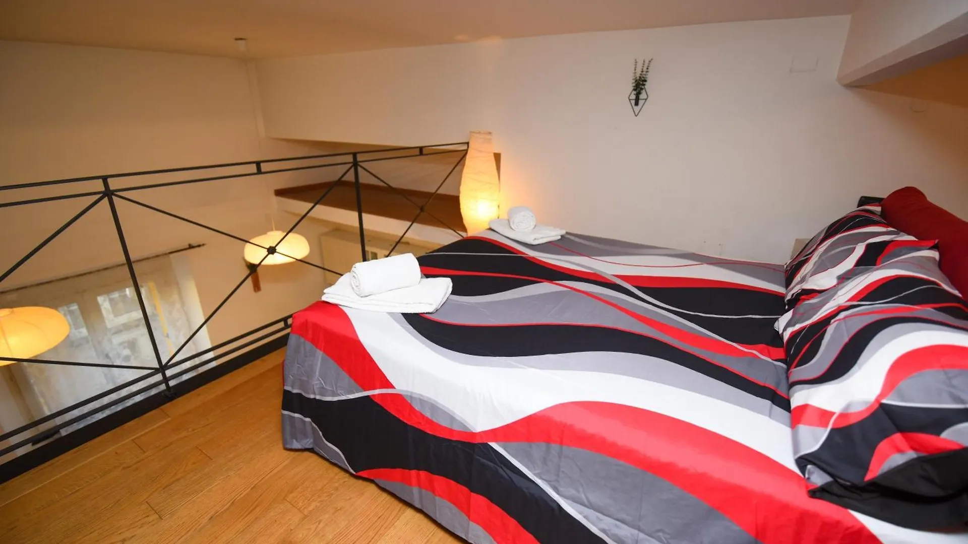 Unesco Loft With Frescoed Entrance Genoa Apartment